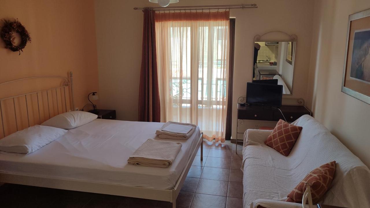 Guesthouse Michobeis Kamarína Zewnętrze zdjęcie